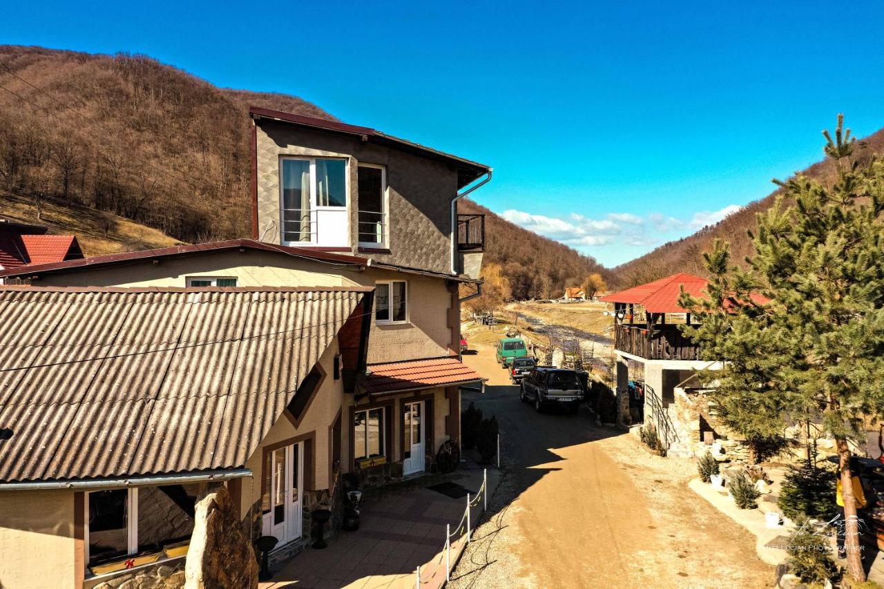 CASA MICUTU si LYA Villa Strungari Esterno foto