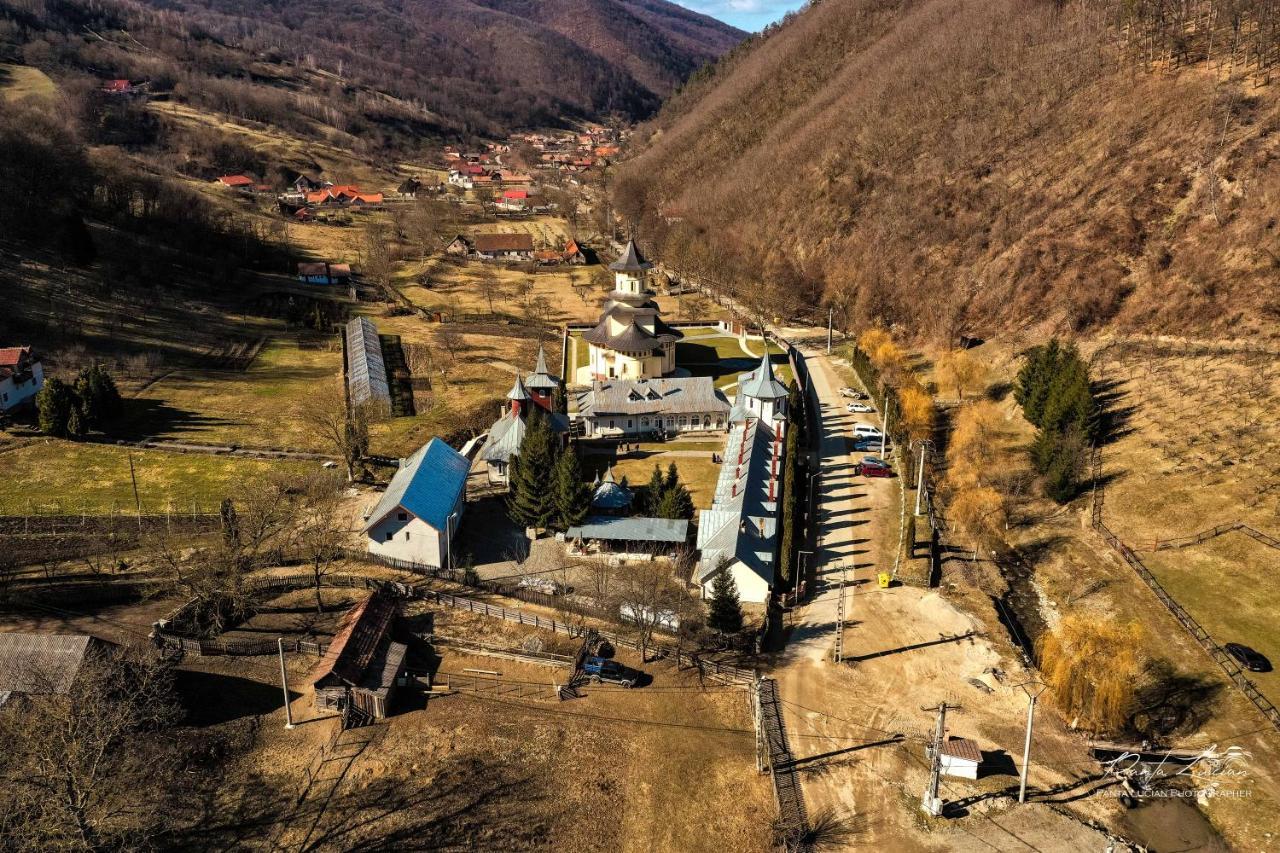 CASA MICUTU si LYA Villa Strungari Esterno foto